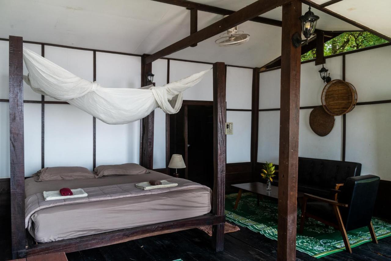 Pomelo Restaurant And Guesthouse - Fishermen & Tammarine Cottages Riverfront - Experience Nature, Culture And Adventure & Tailor-Made Tour Ban Khon Exterior foto